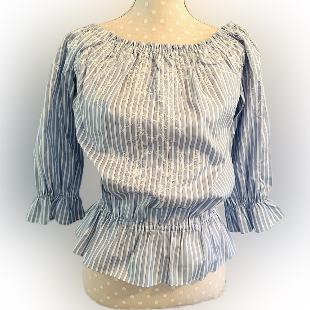 White House Black Market Off-Shoulder Top with Embroidered Flowers sz Small NWT